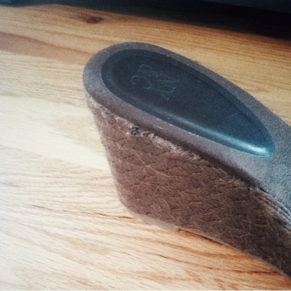 New York & Company Beaded Wedge Sandals Brown Size 8 - Picture 7 of 11